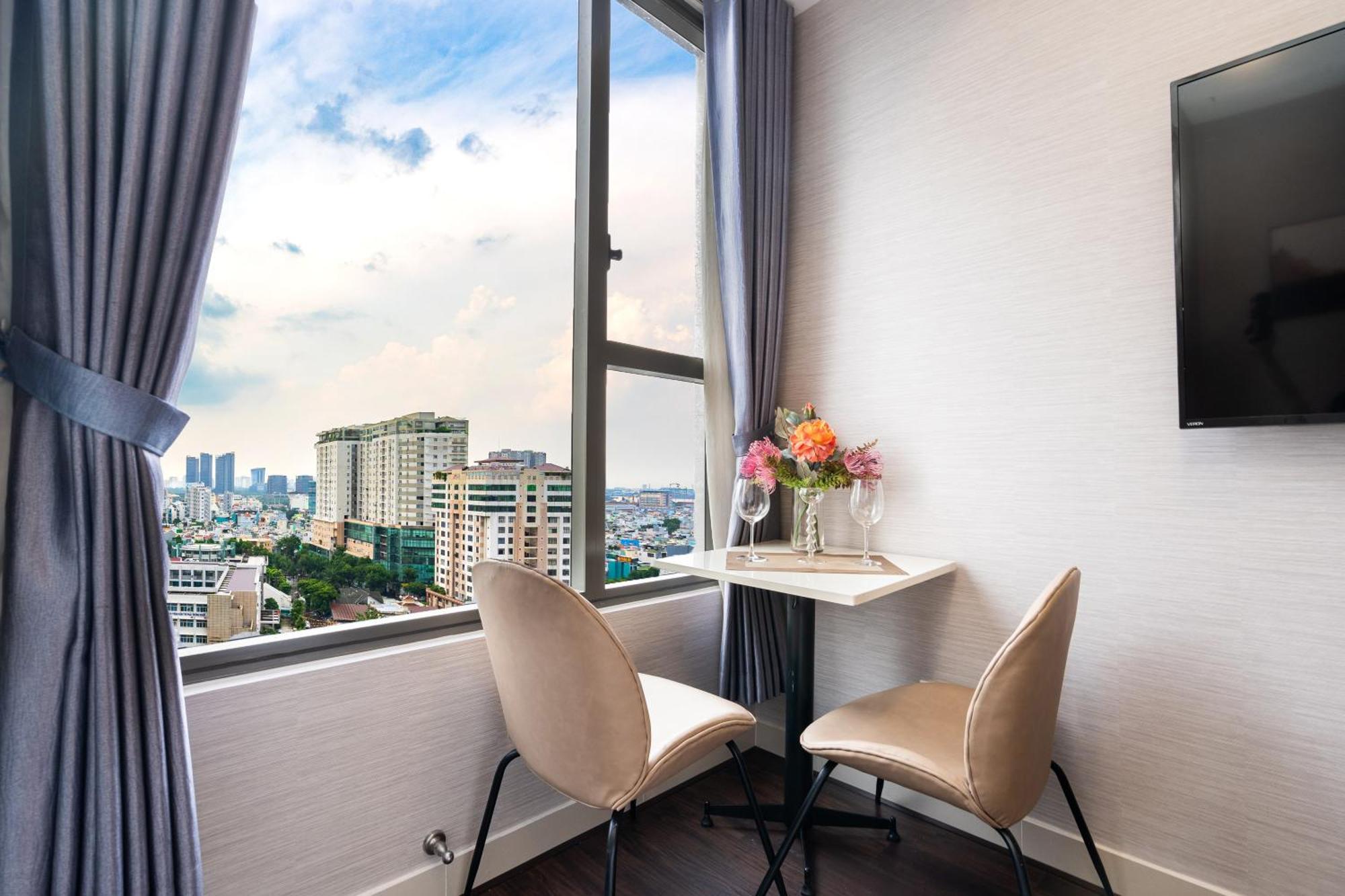 Rem Rivergate Garden Pool Signature - Free 4G Sim For 3 Nights Booking Ho Chi Minh-staden Exteriör bild